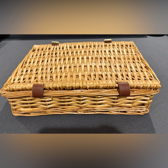 Wicker Picnic Basket with Leather Straps - Picture 2 of 11